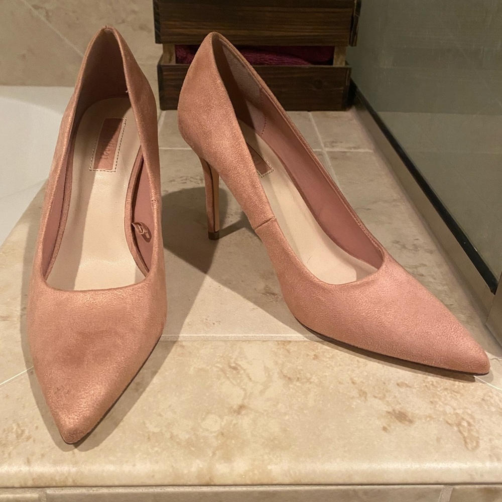 Forever 21 Pink Suede Pumps